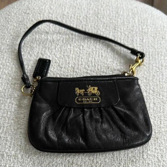 Coach Black Leather Wristlet w/purple interior - Picture 1 of 2